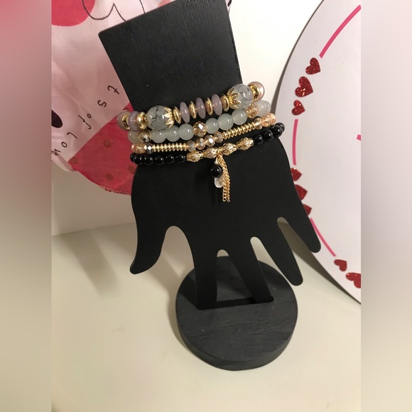 Trendy boutique Jewelry - 🖤💛 4 Pcs Black, Grey& Gold Beaded Bracelet Set NWT